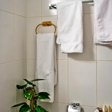 5 Places A Deux Pas Du